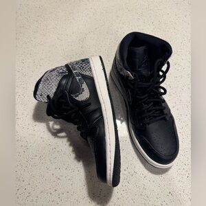 Air Jordan 1 Retro High Premium Black Snake W 8.5 NWOB